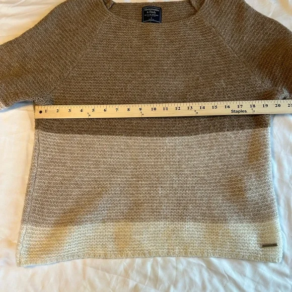 Abercrombie & Fitch Tan and Cream Scoop Neck Sweater - Picture 5 of 11
